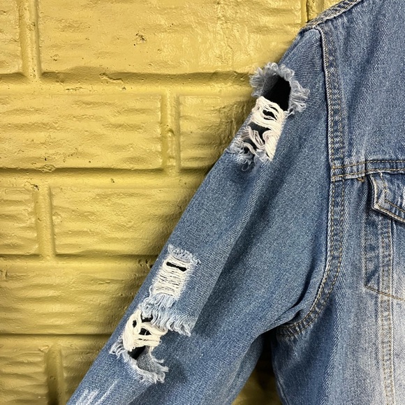 Between Us Distressed Denim Jacket Size 1X - Picture 3 of 5